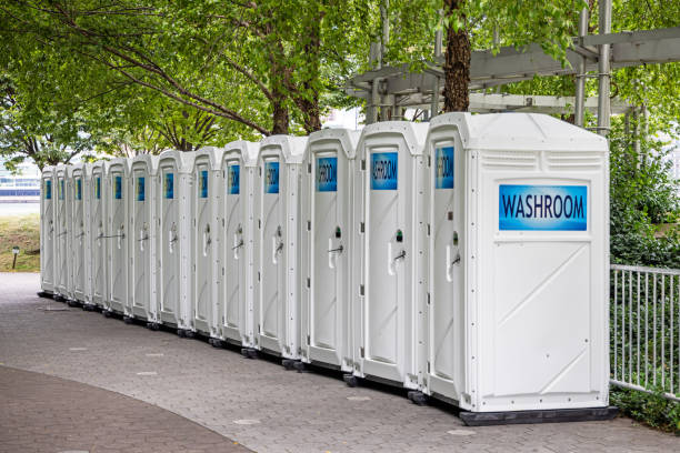 Best Luxury portable toilet rental  in Luxemburg, WI